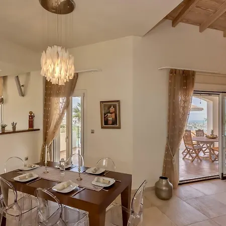 Karmilos Hill Villa *