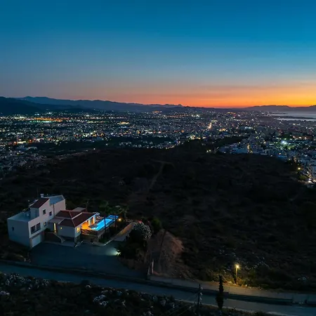 Vila Karmilos Hill *