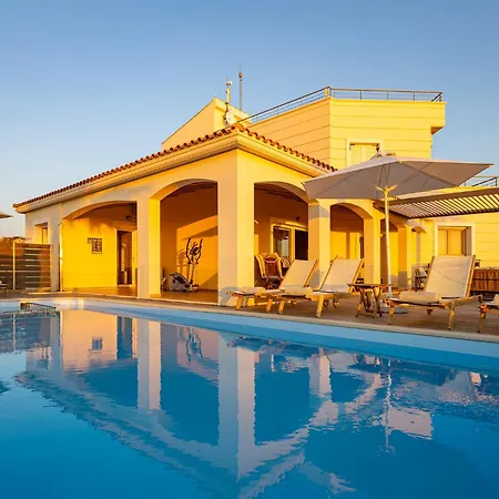 Karmilos Hill * ハニア