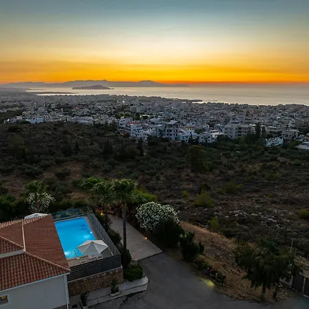 Karmilos Hill ヴィラ