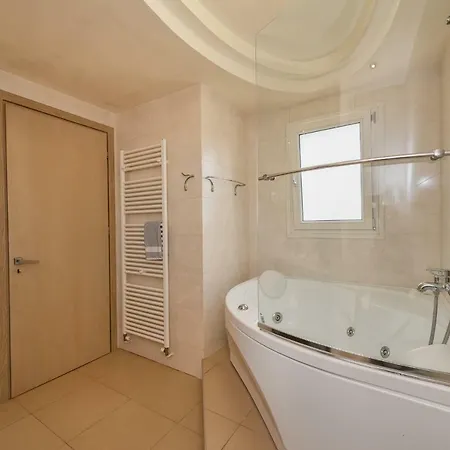 ヴィラ Karmilos Hill