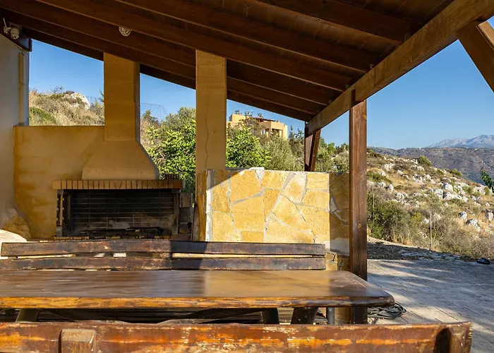 Vila Karmilos Hill *