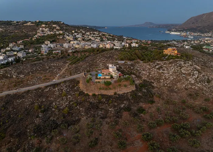 Karmilos Hill Vila *