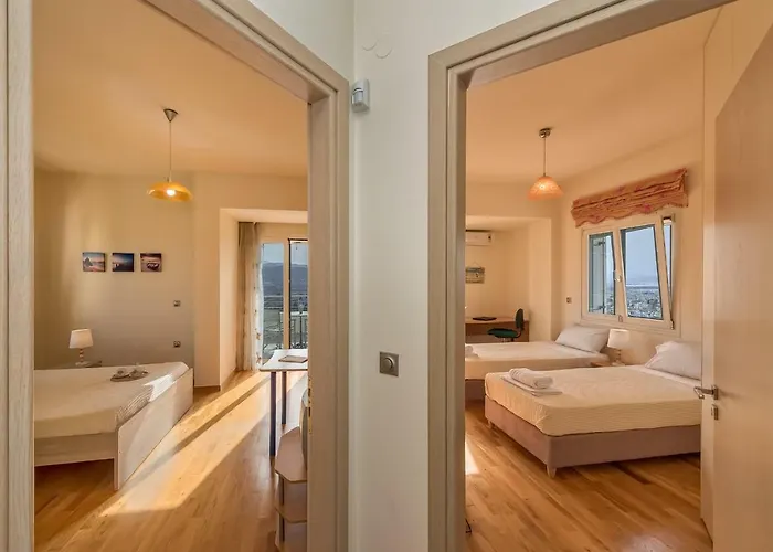 Karmilos Hill Vila *